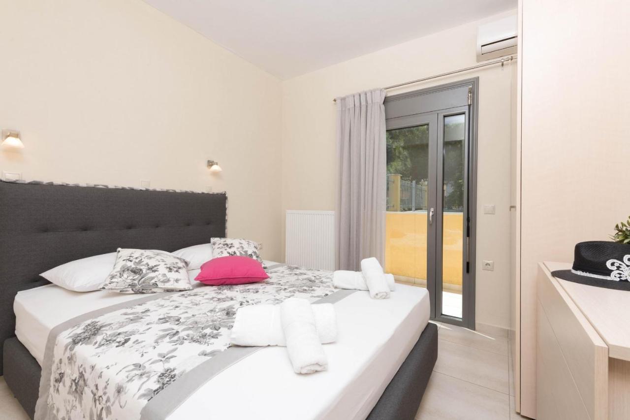 Louloudis Pool Villa Szkála Rahoníu Kültér fotó