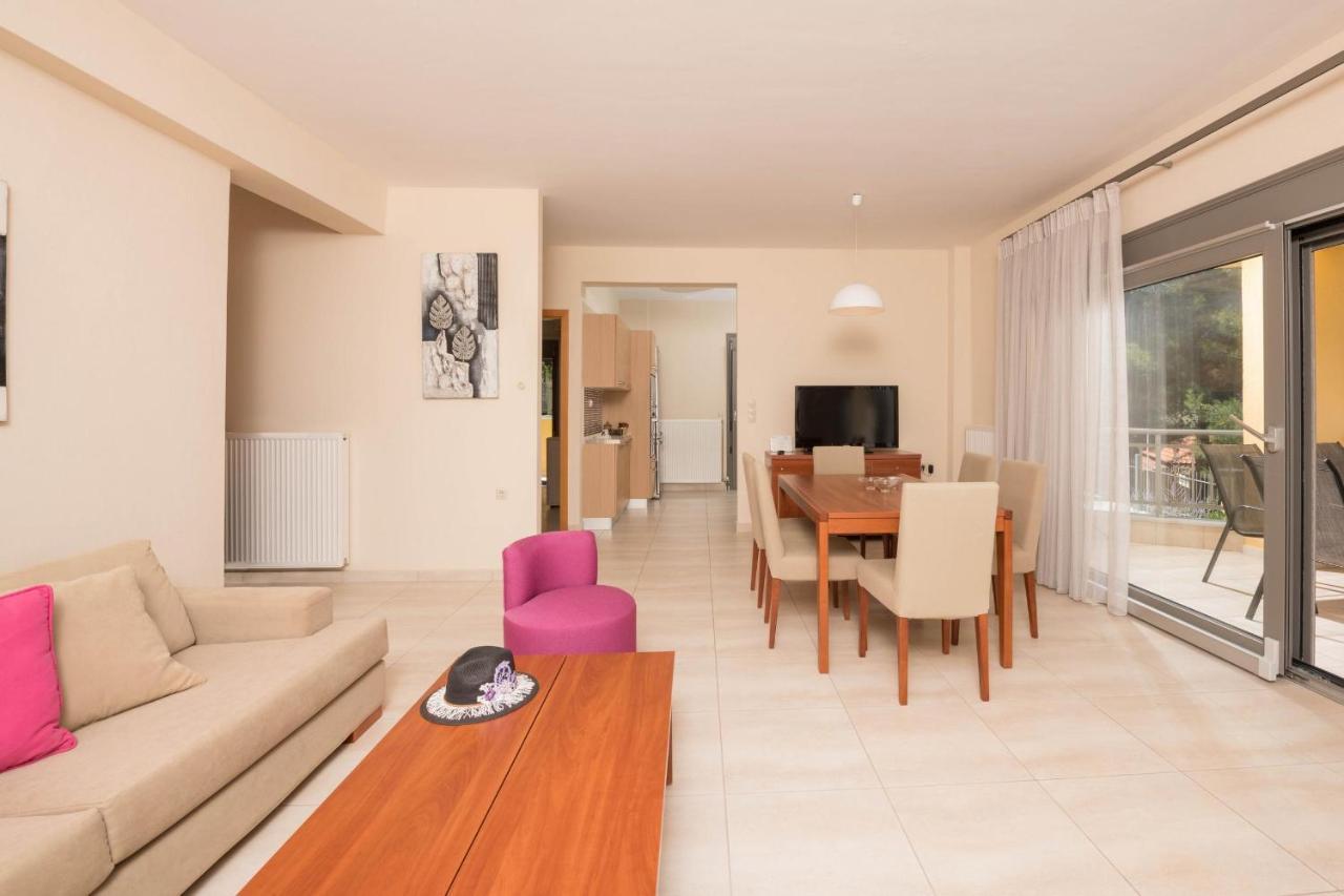 Louloudis Pool Villa Szkála Rahoníu Kültér fotó