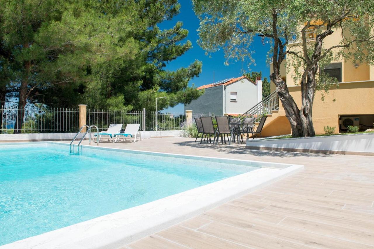 Louloudis Pool Villa Szkála Rahoníu Kültér fotó
