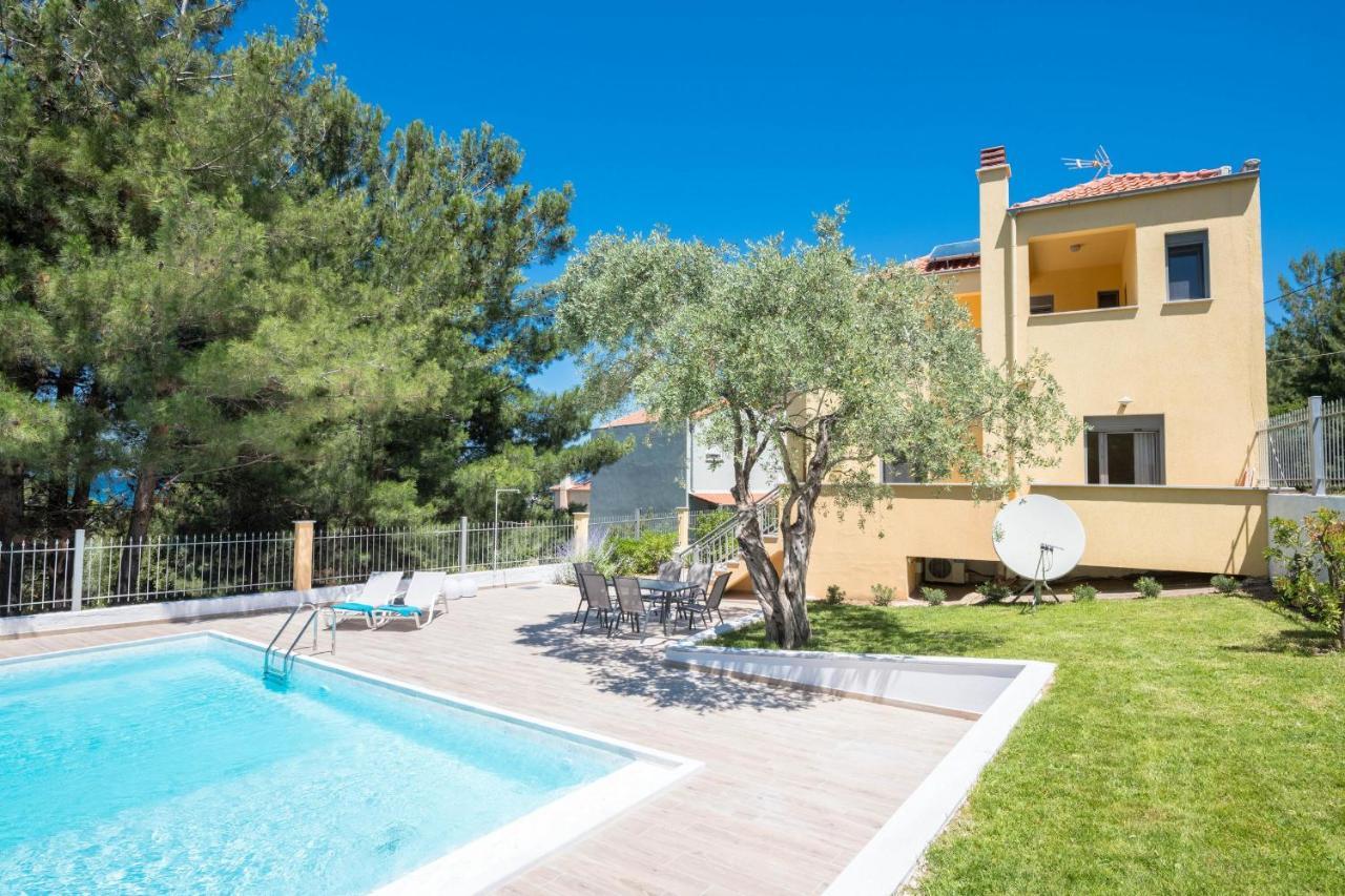Louloudis Pool Villa Szkála Rahoníu Kültér fotó
