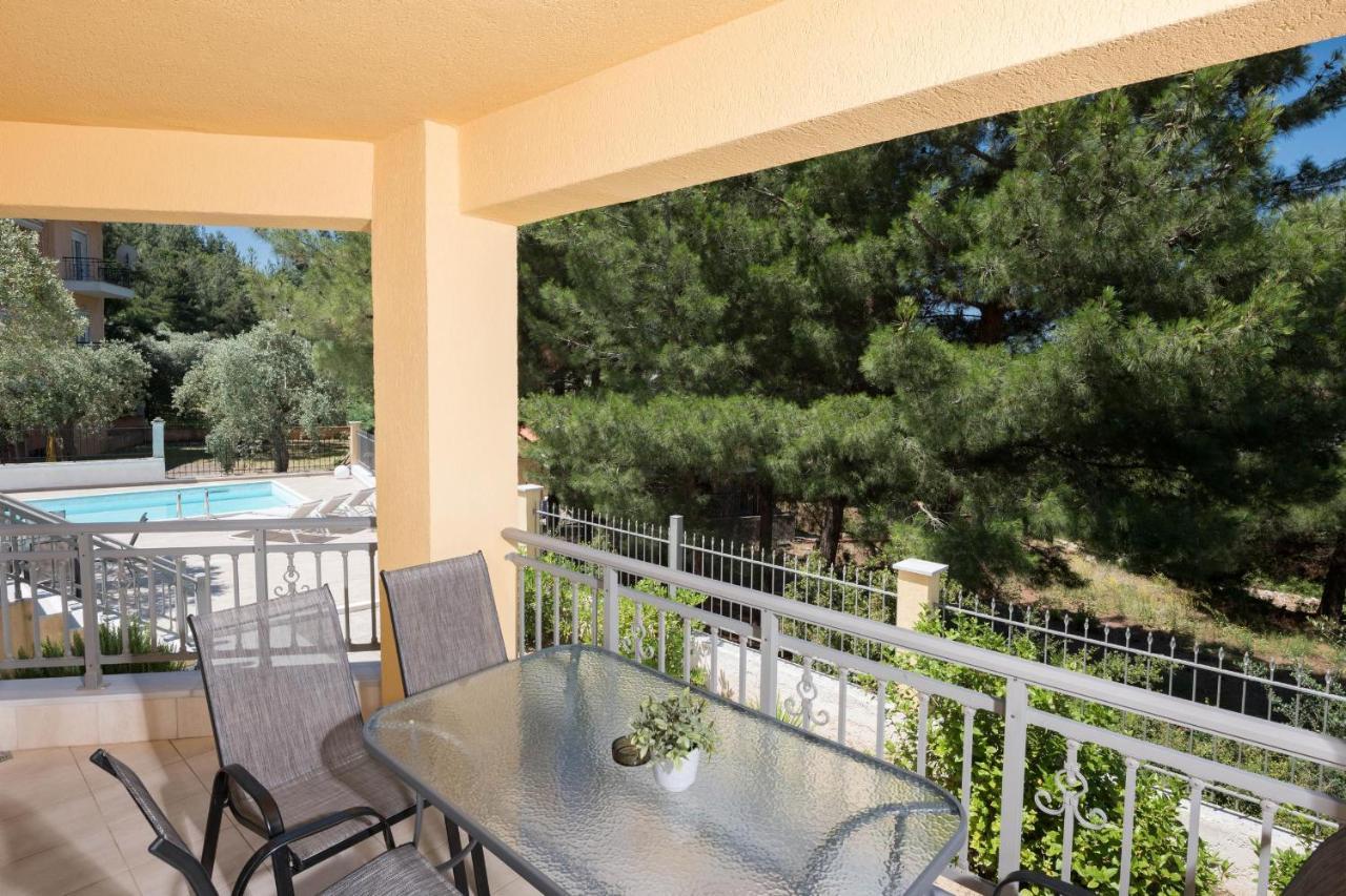 Louloudis Pool Villa Szkála Rahoníu Kültér fotó