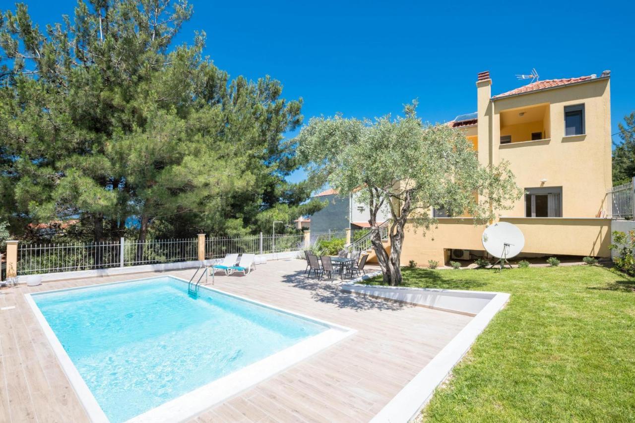 Louloudis Pool Villa Szkála Rahoníu Kültér fotó