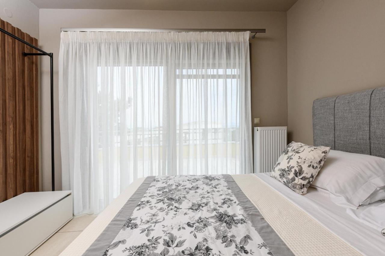 Louloudis Pool Villa Szkála Rahoníu Kültér fotó